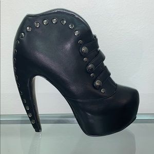 Button Up Bootie